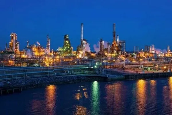 Выставка состоит из 2-ух разделов - Утопия: 1917-1929 и Социалистический... Выставка состоит из 2-ух разделов - Утопия: 1917-1929 и Социалистический...