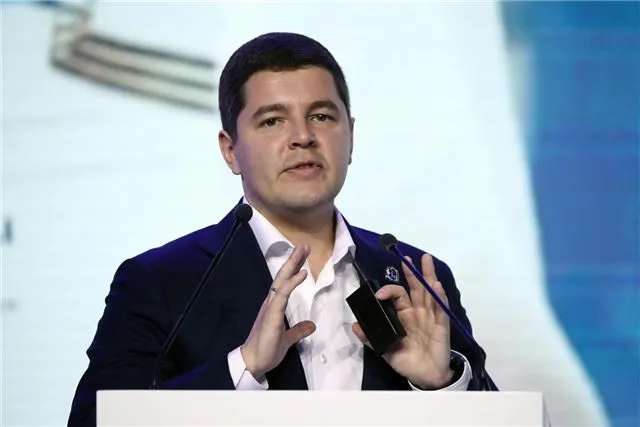 Артюхов в рамках рабочей поездки инспектировал прогресс в развитии инфраструктуры Харпа и Лабытнанги